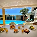 Villa Summer 1 With Pool By Homing